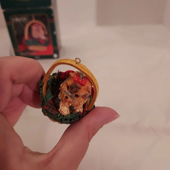 Carlton Cards Little Heirloom Treasures Yorkie Dog Christmas Tree Ornament - Picture 7 of 12